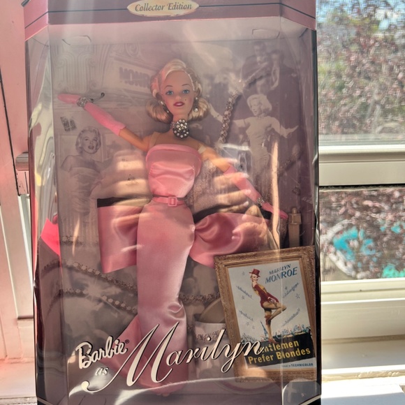 Limited Edition Barbie as Marilyn Monroe - Picture 6 of 6